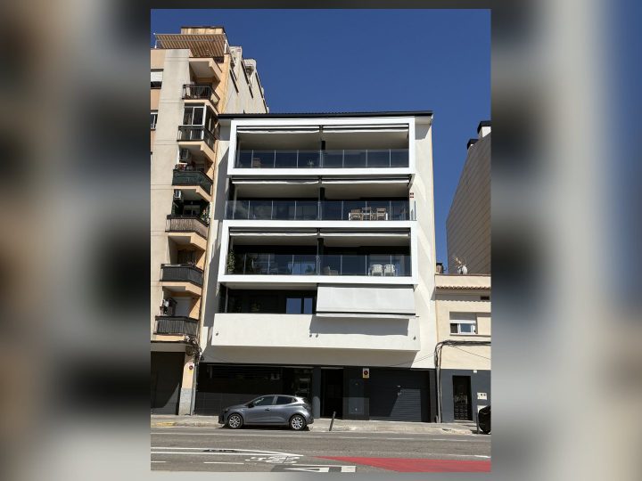 Edificio de viviendas en Avinguda Barcelona 181-183, Molins de Rei