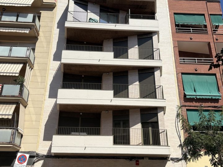 Edificio de viviendas en Avinguda Barcelona 55-57, Molins de Rei