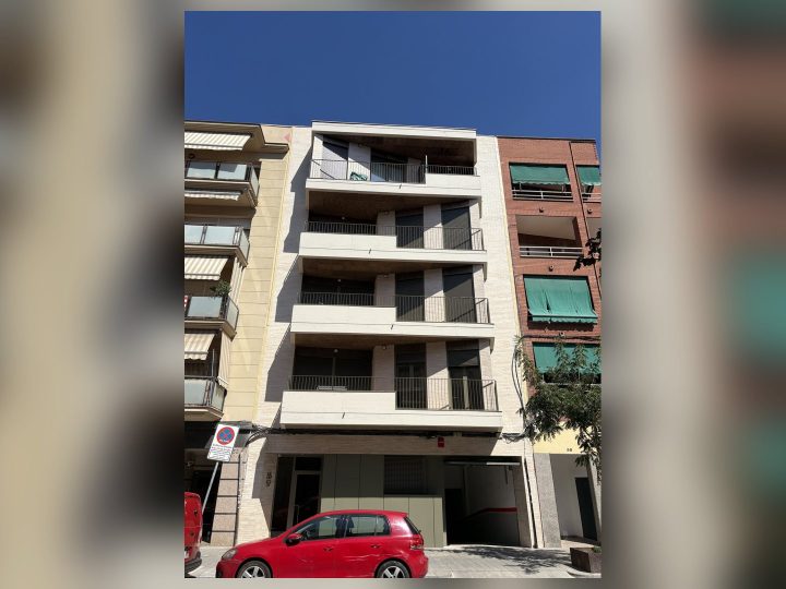 Edificio de viviendas en Avinguda Barcelona 55-57, Molins de Rei