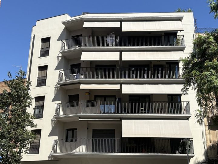 Edificio de viviendas en Plaça la Bàscula, Molins de Rei