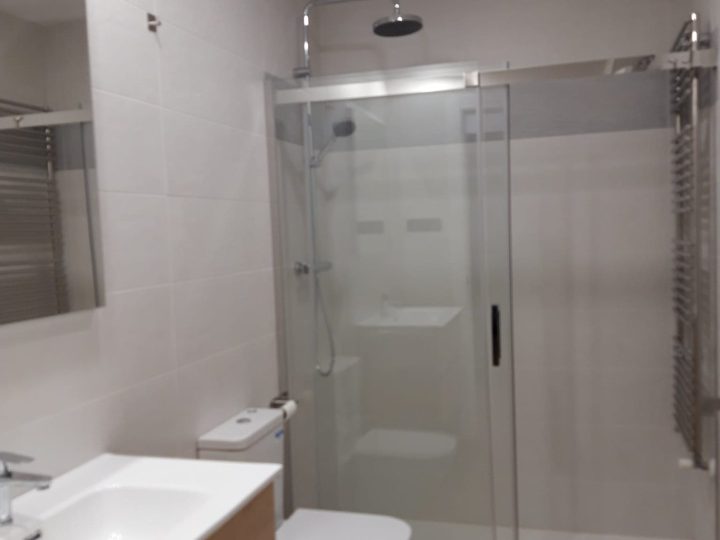 Baño con plato de ducha