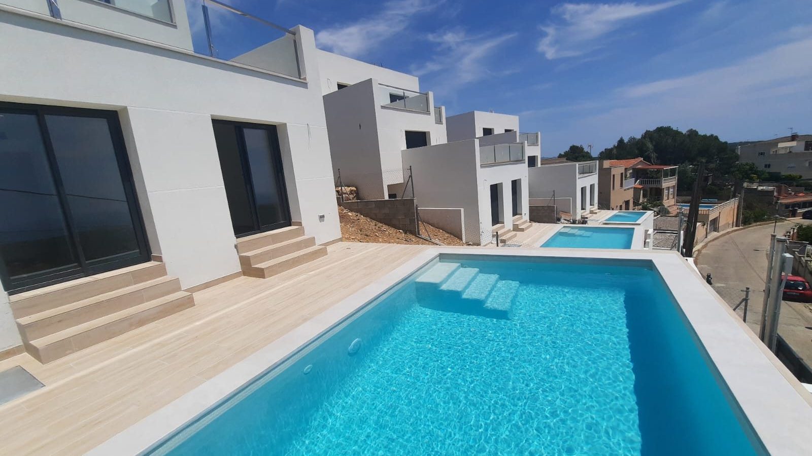 Chalets con piscina privada en Cunit